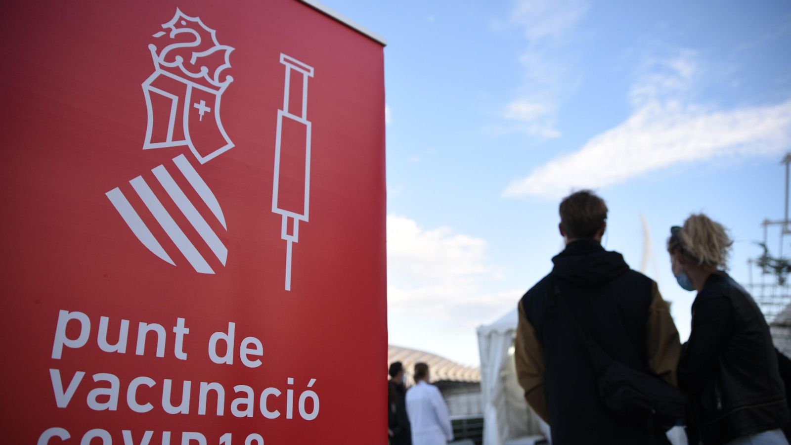 Punt de vacunació mòbil instal·lat en el festival de Les Arts, a València