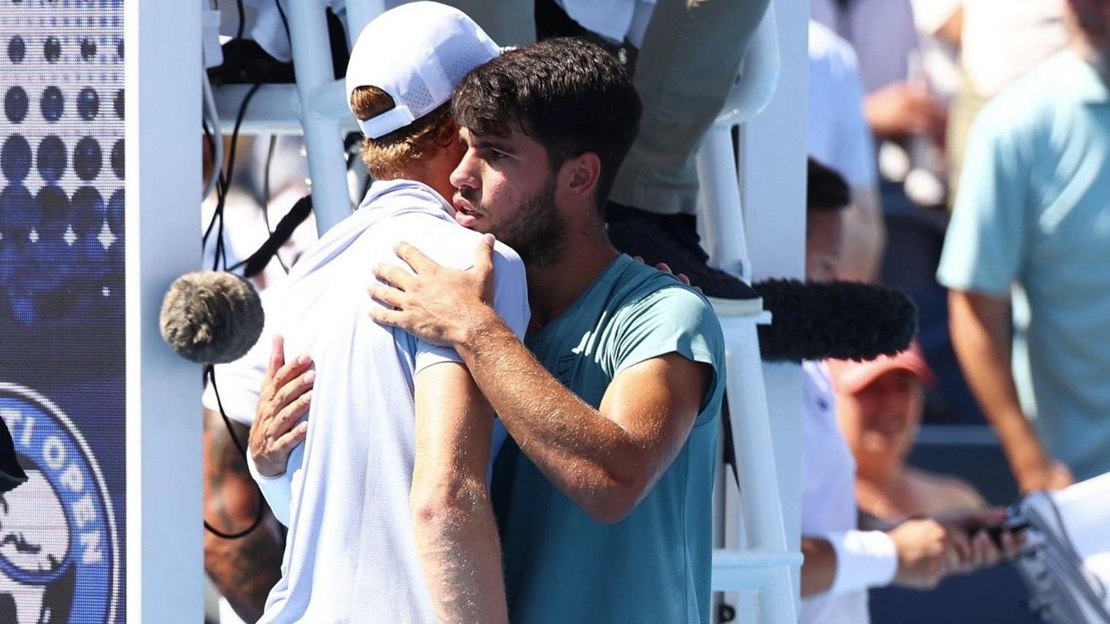 Alcaraz ha donat suport a Sinner després de la retirada