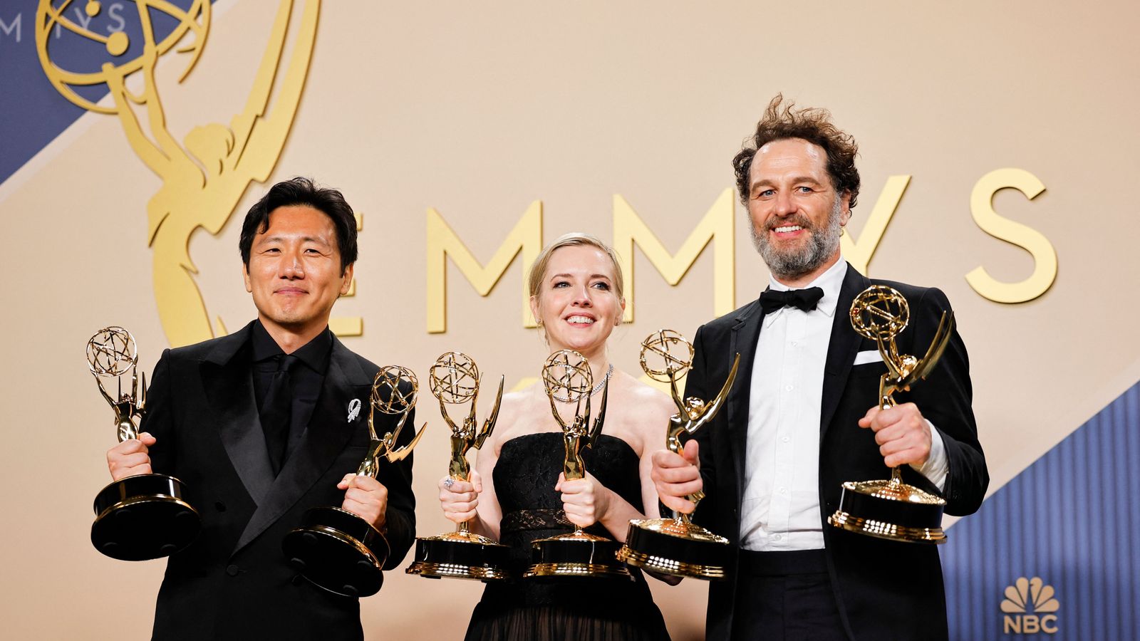 El director de "La maldición de Widow's Bay", Hiro Murai, i els actors Katie Dippold i Matthew Rhys