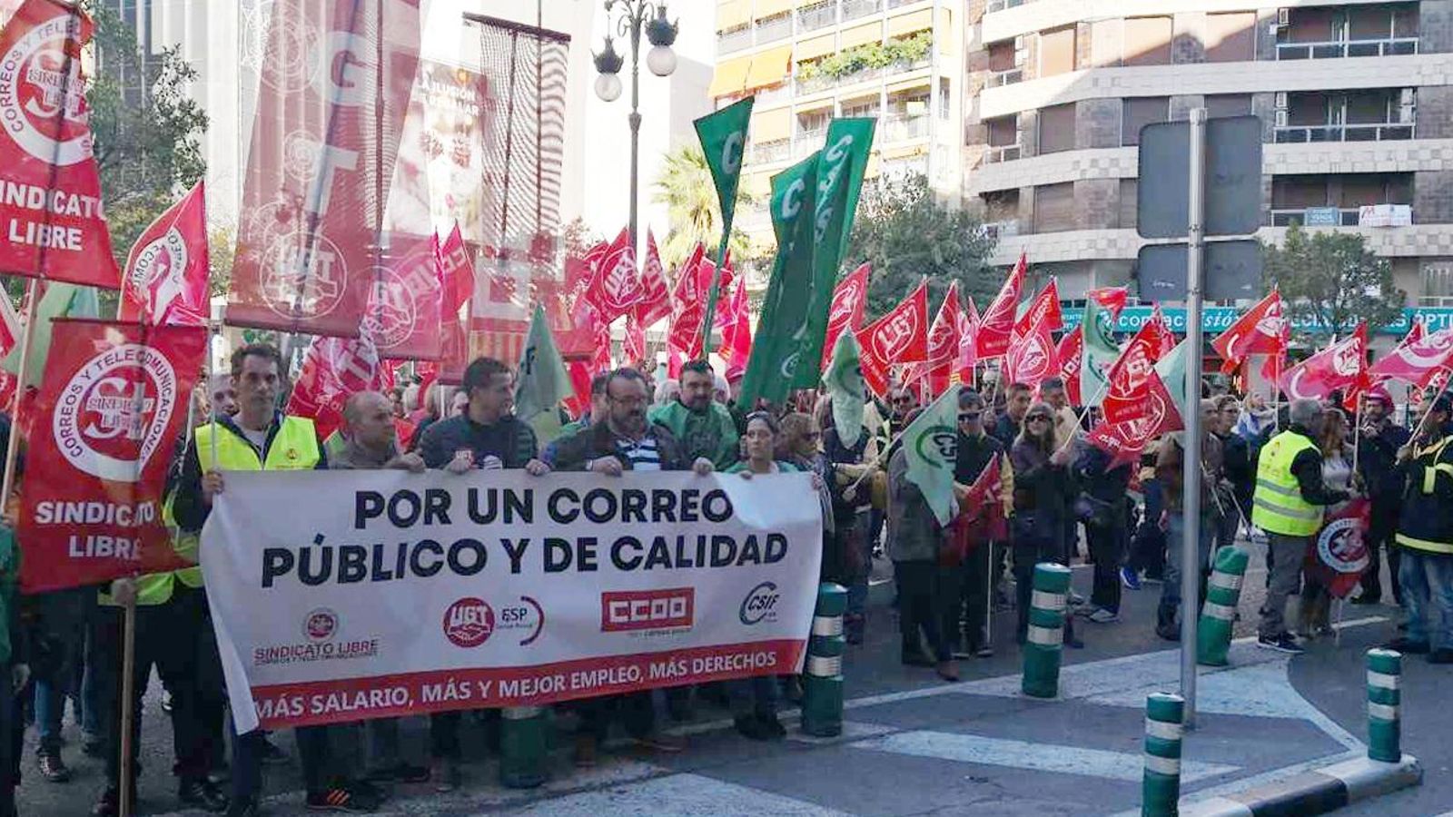 Concentració dels treballadors i treballadores de Correus a València