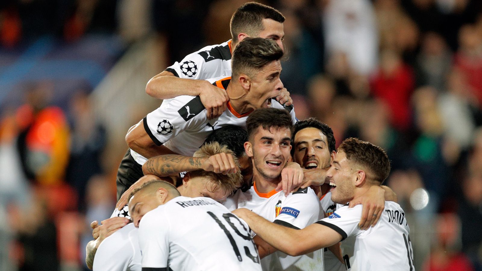 Celebració del quart gol, obra de Ferran Torres