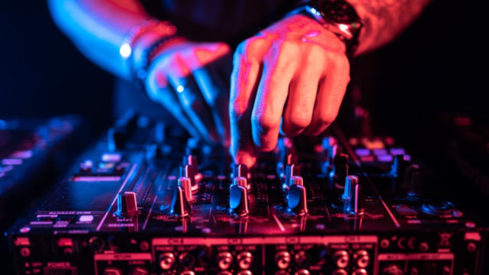 10.04.2020 | Sessió amb DJ Grandmasterflesh