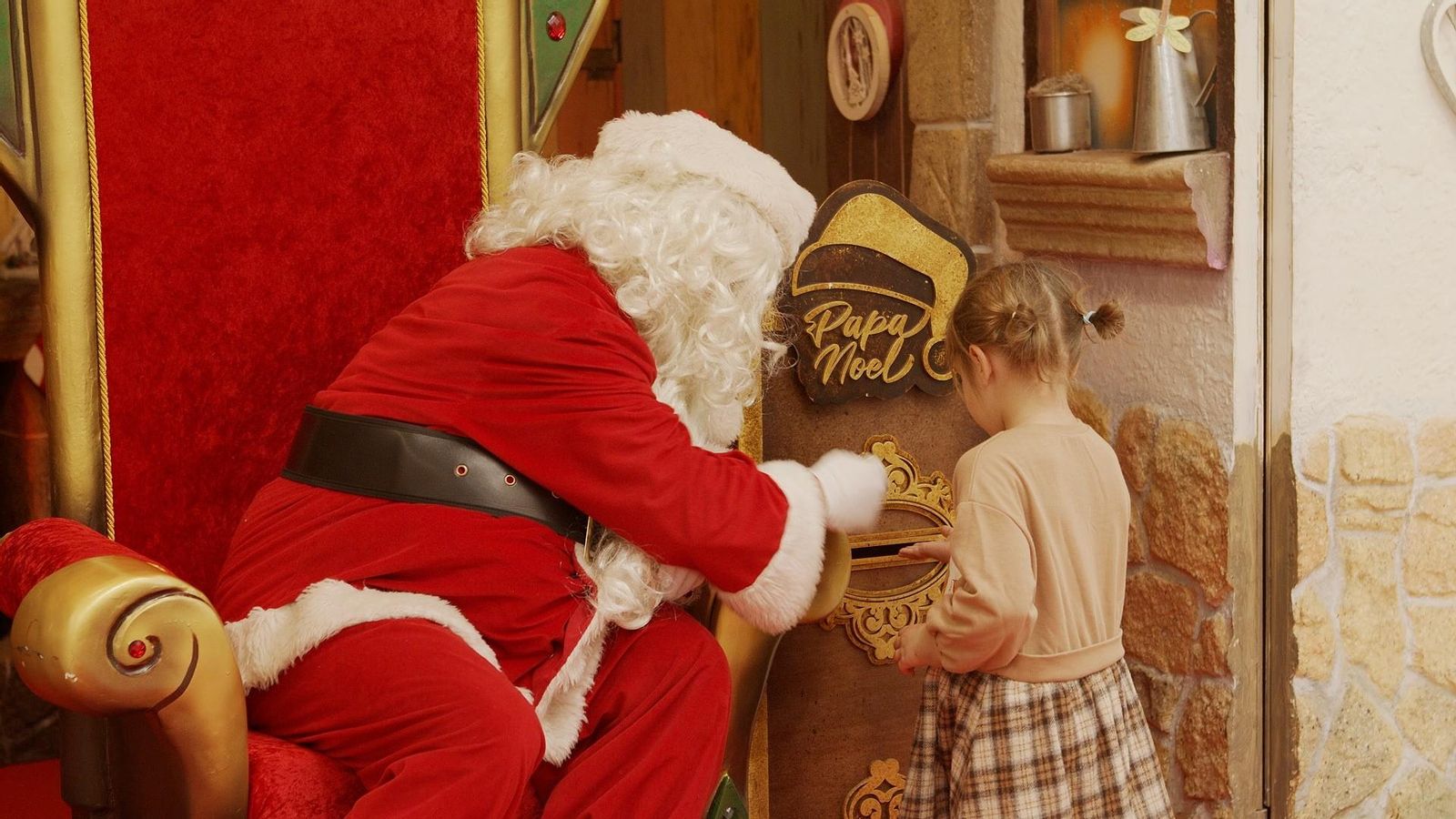 Nuevo Centro et regala una foto amb el Pare Noel