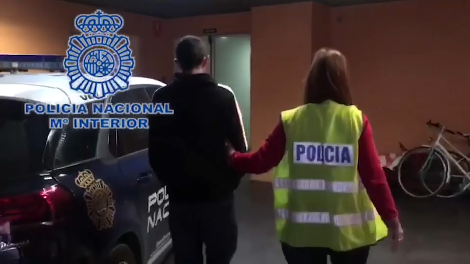 Imatges del vídeo policial de la detenció de president del club Joves Promeses d'Alacant