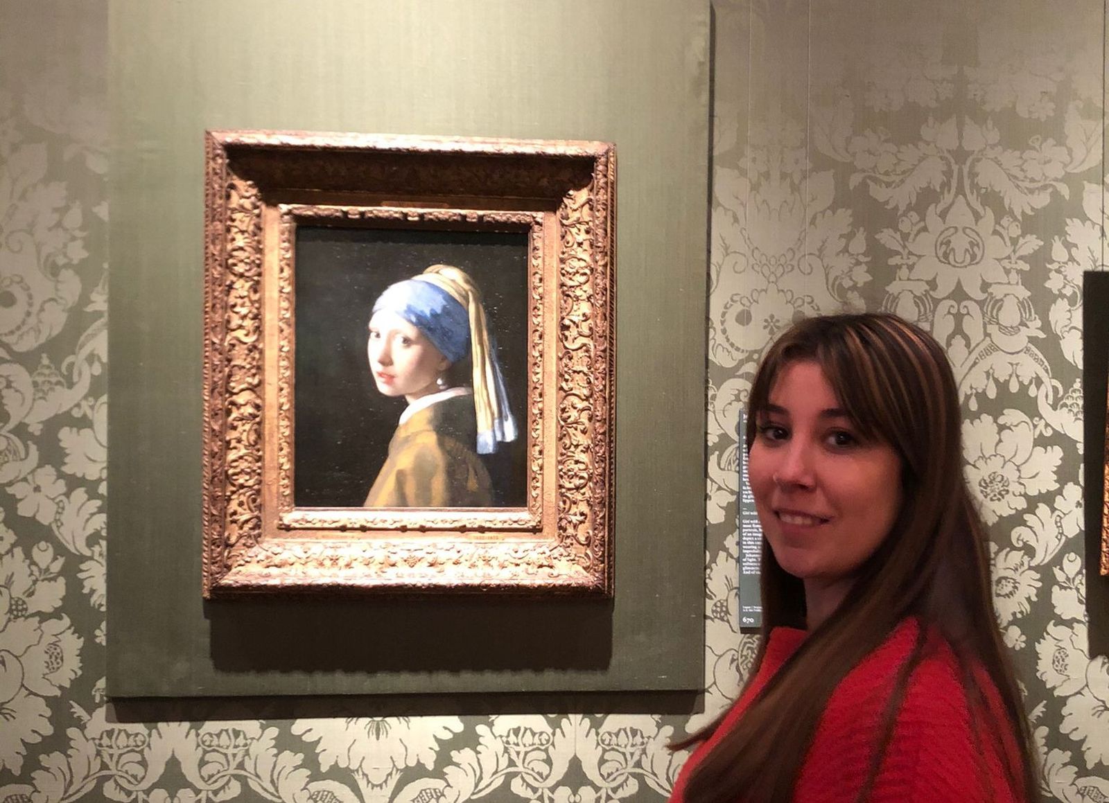 Rocío, de Castelló, amb el famos quadre 'La jove de la perla'