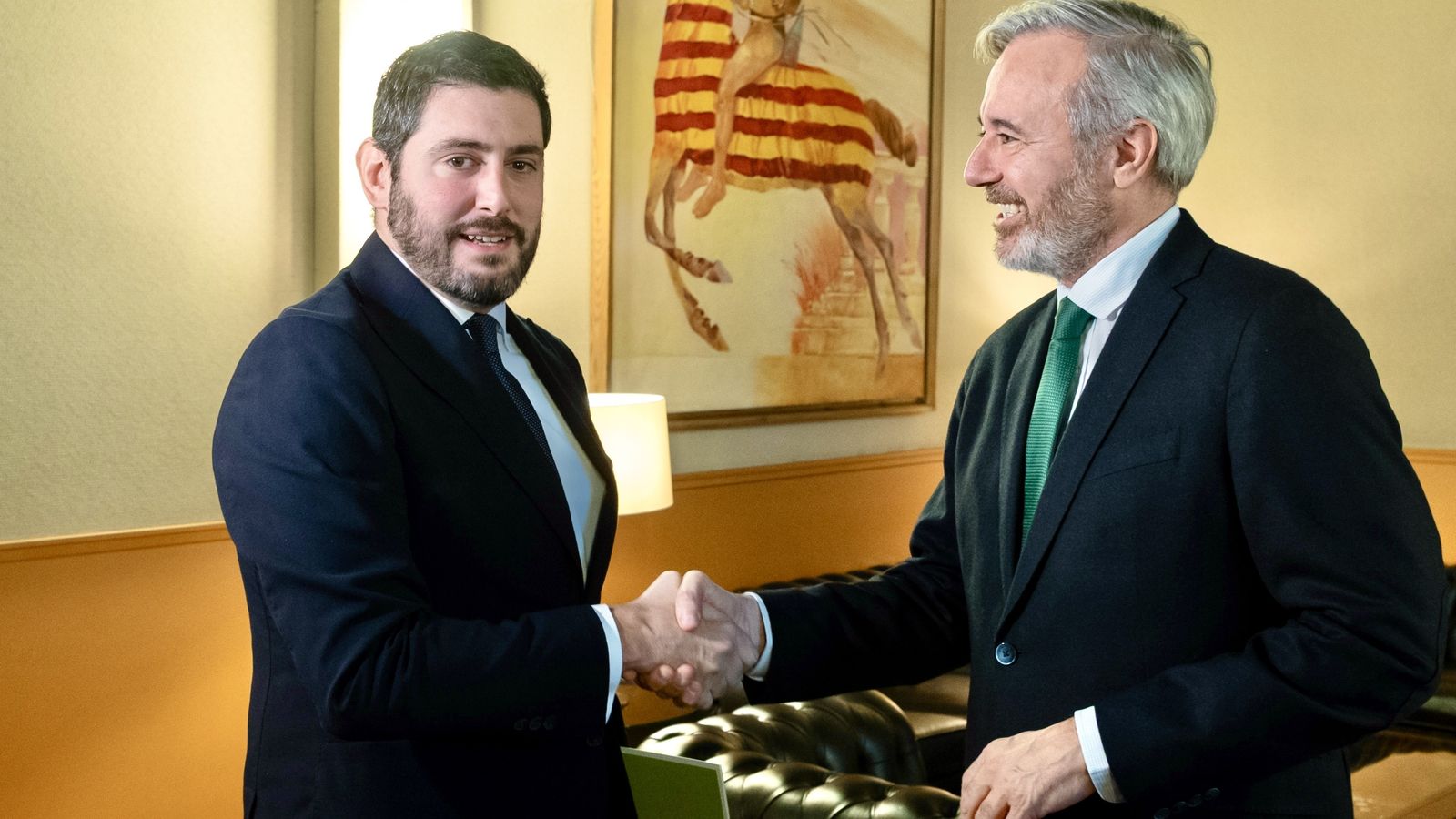 El síndix de Vox, Alejandro Nolasco, i el president d'Aragó, Jorge Azcón, en una reunió a començament de setmana
