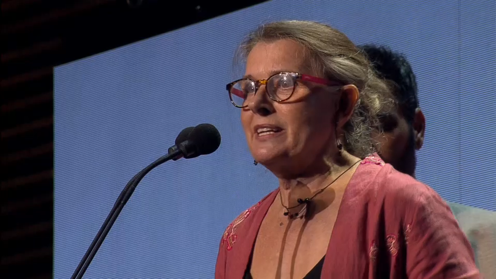 L'actriu Victoria Salvador rep el Premi Narcís per la seua extraordinària trajectòria