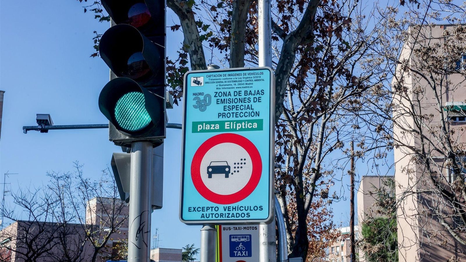 Senyal que anuncia la zona de baixes emissions de Madrid