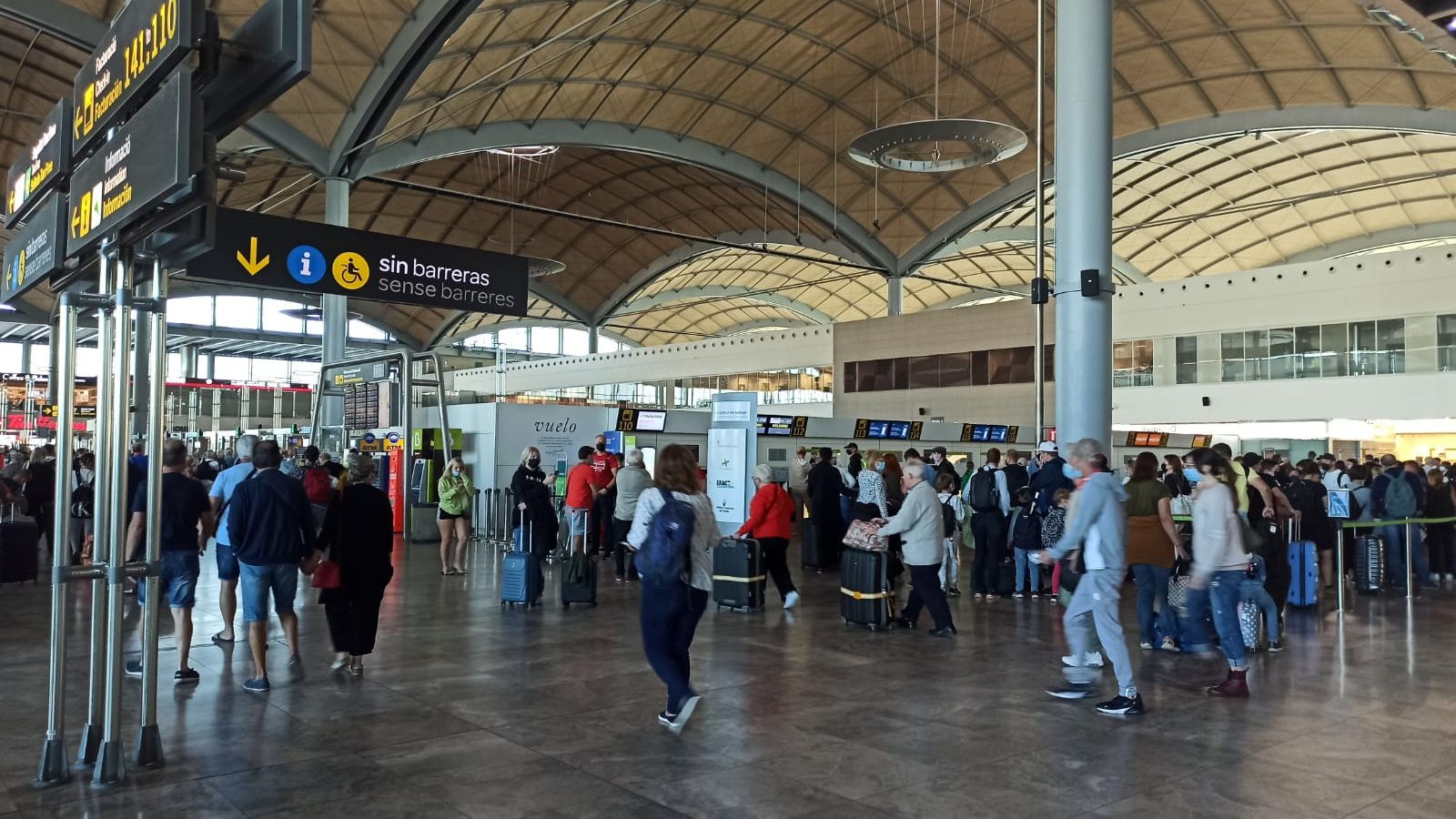 Una imatge d'aquest dijous de l'aeroport d'Alacant-Elx