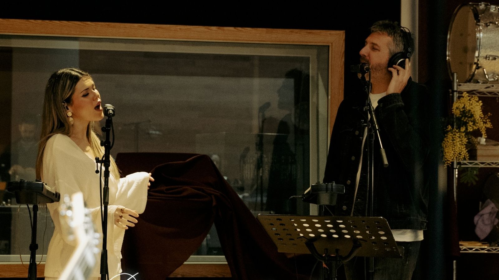 Bèrnia i Andreu Valor interpreten "Que parle la flor"