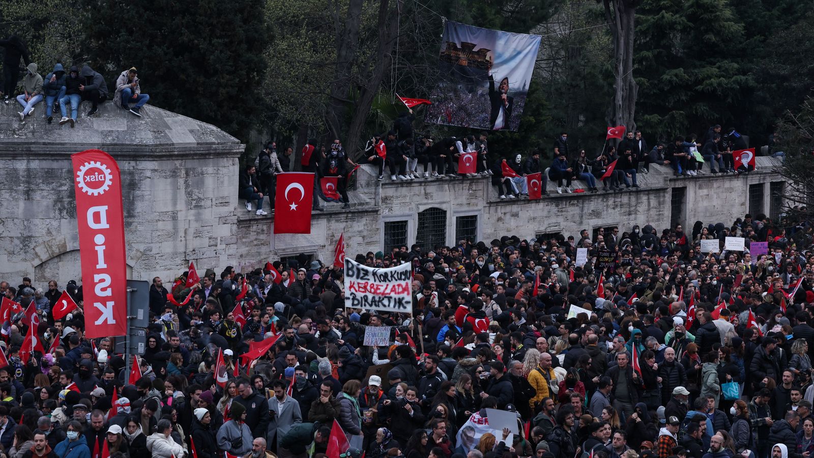 Protesta a Istanbul en suport de l'alcalde detingut, Ekrem Imamoğlu