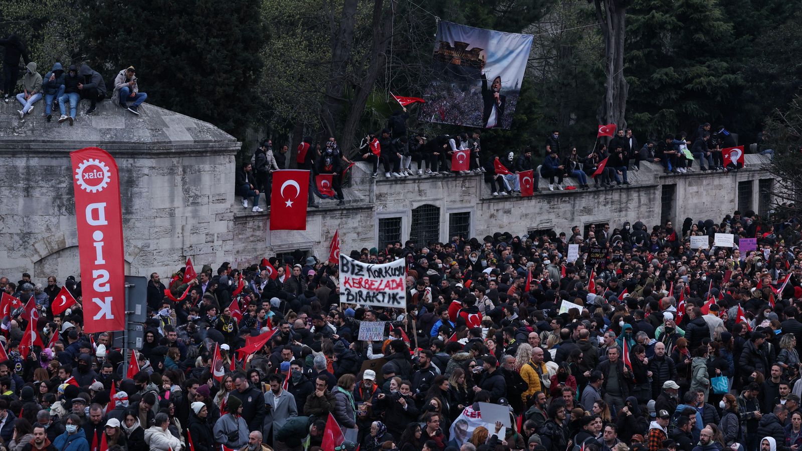Protesta a Istanbul en suport de l'alcalde detingut, Ekrem Imamoğlu Protesta a Istanbul en suport de l'alcalde detingut, Ekrem Imamoğlu