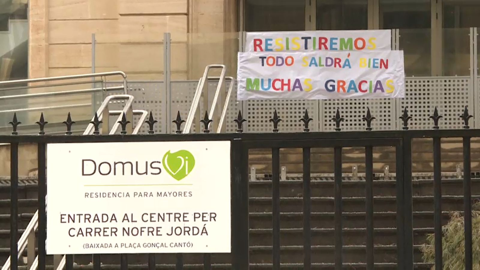 VÍDEO | Les famílies dels morts a la residència Domus Vi reclamen respostes