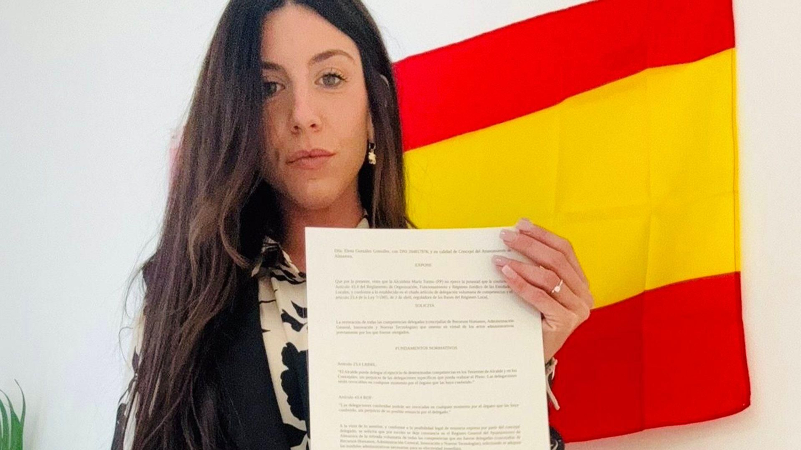 La regidora de Vox a Almassora, Elena González, ha abandonat el govern municipal i passarà a l'oposició