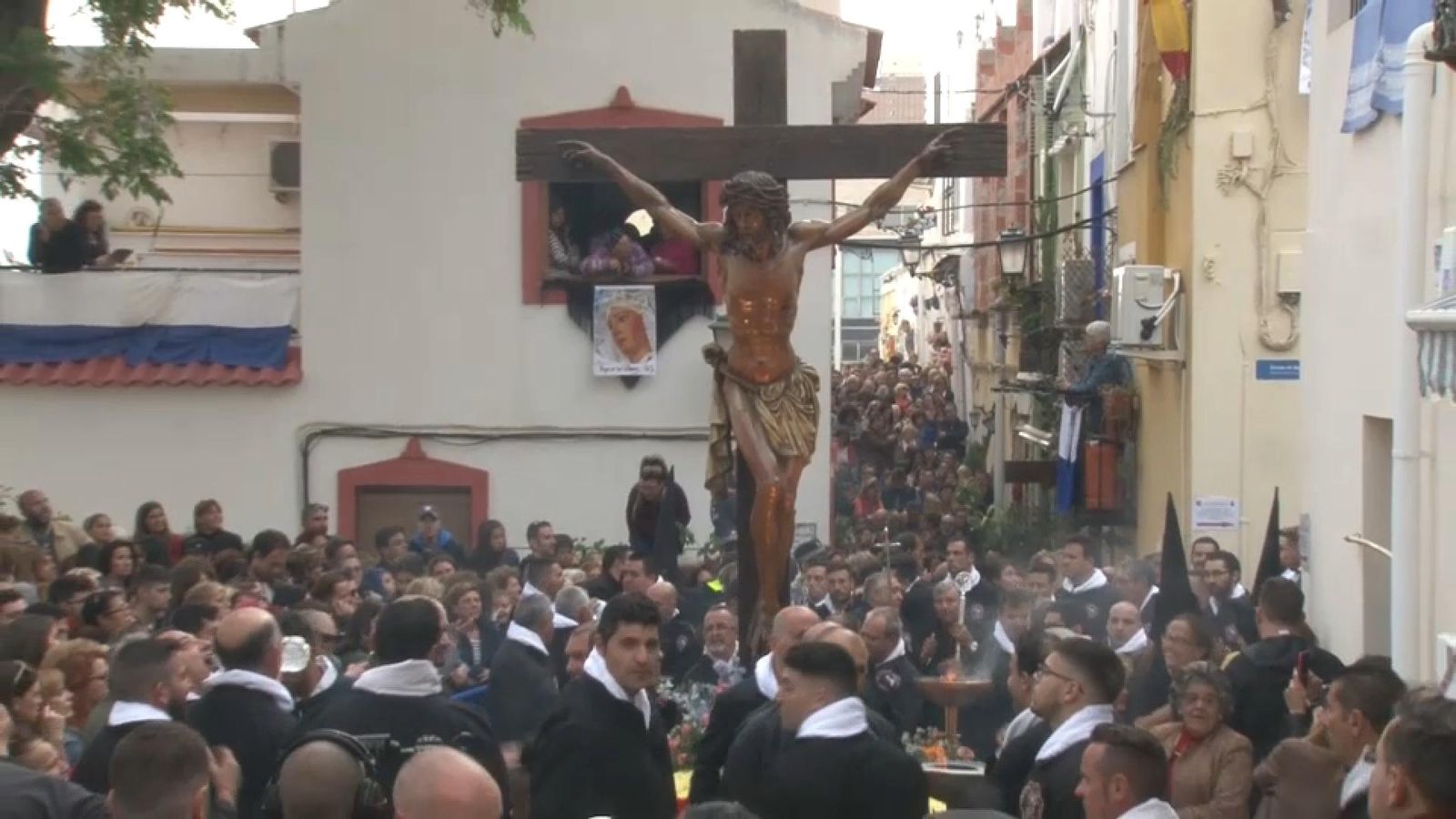 Processó de la Santa Creu d'Alacant pels carrers del nucli antic el 2019