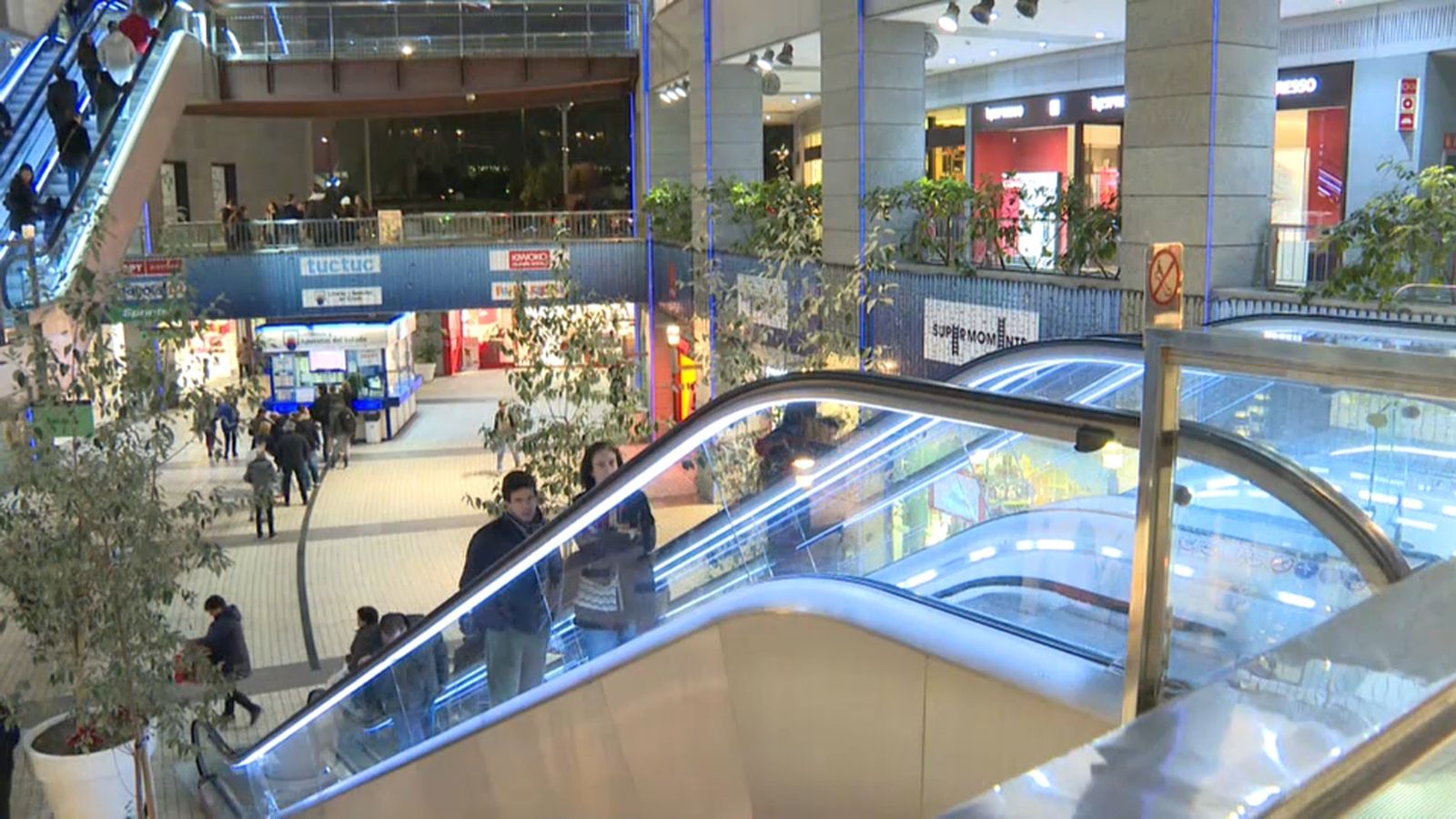 Aquest diumenge és l’últim festiu obert en els comerços fins Setmana Santa