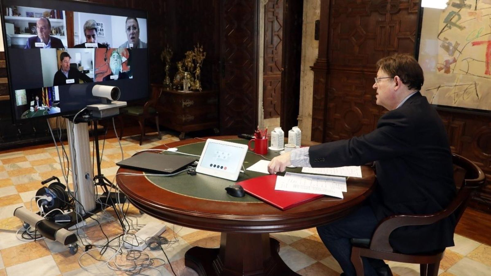 Puig, durant la reunió amb les cambres de comerç per videoconferència