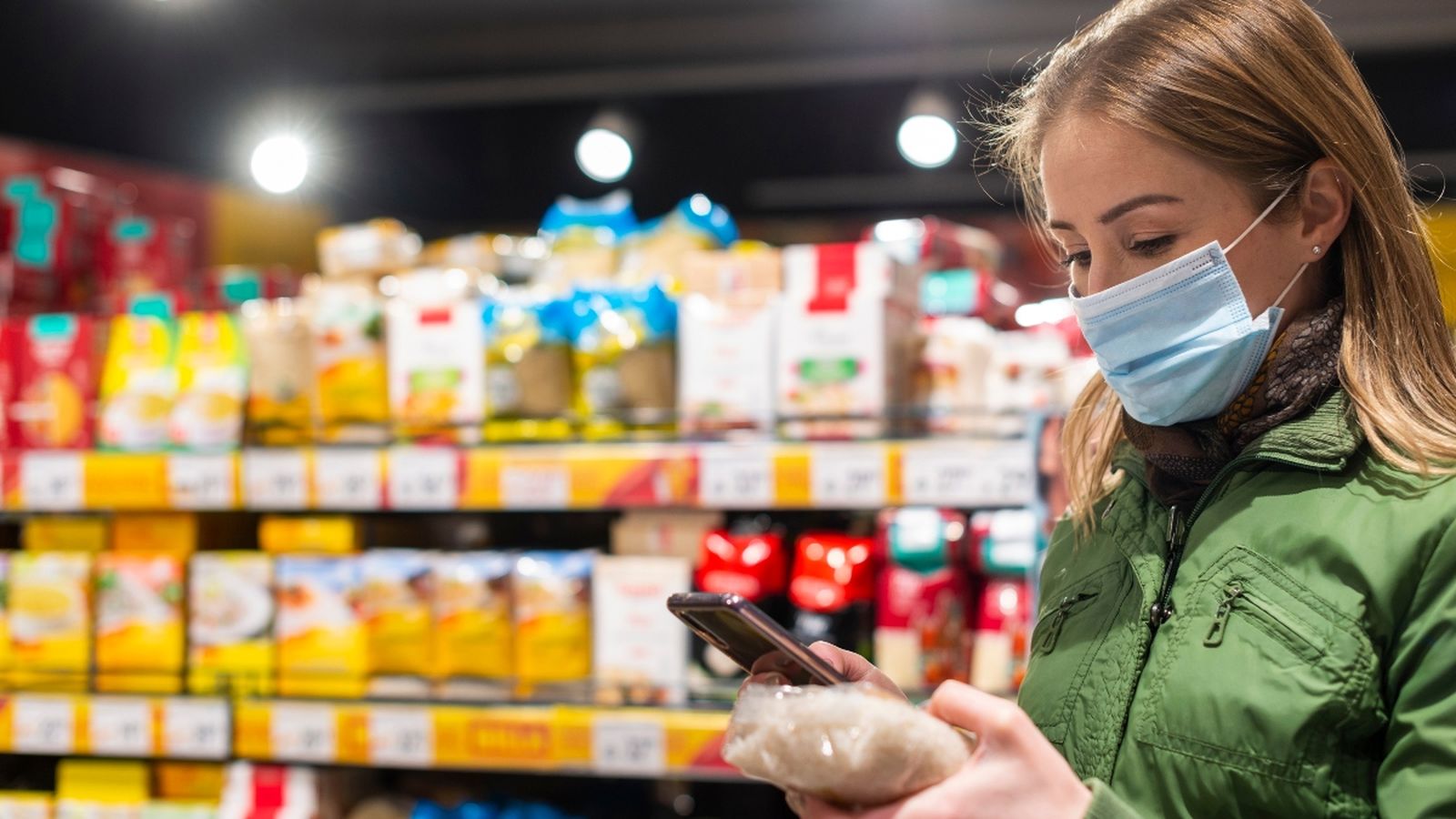 L'OCU no detecta rastres de coronavirus en els envasos d'aliments del supermercat