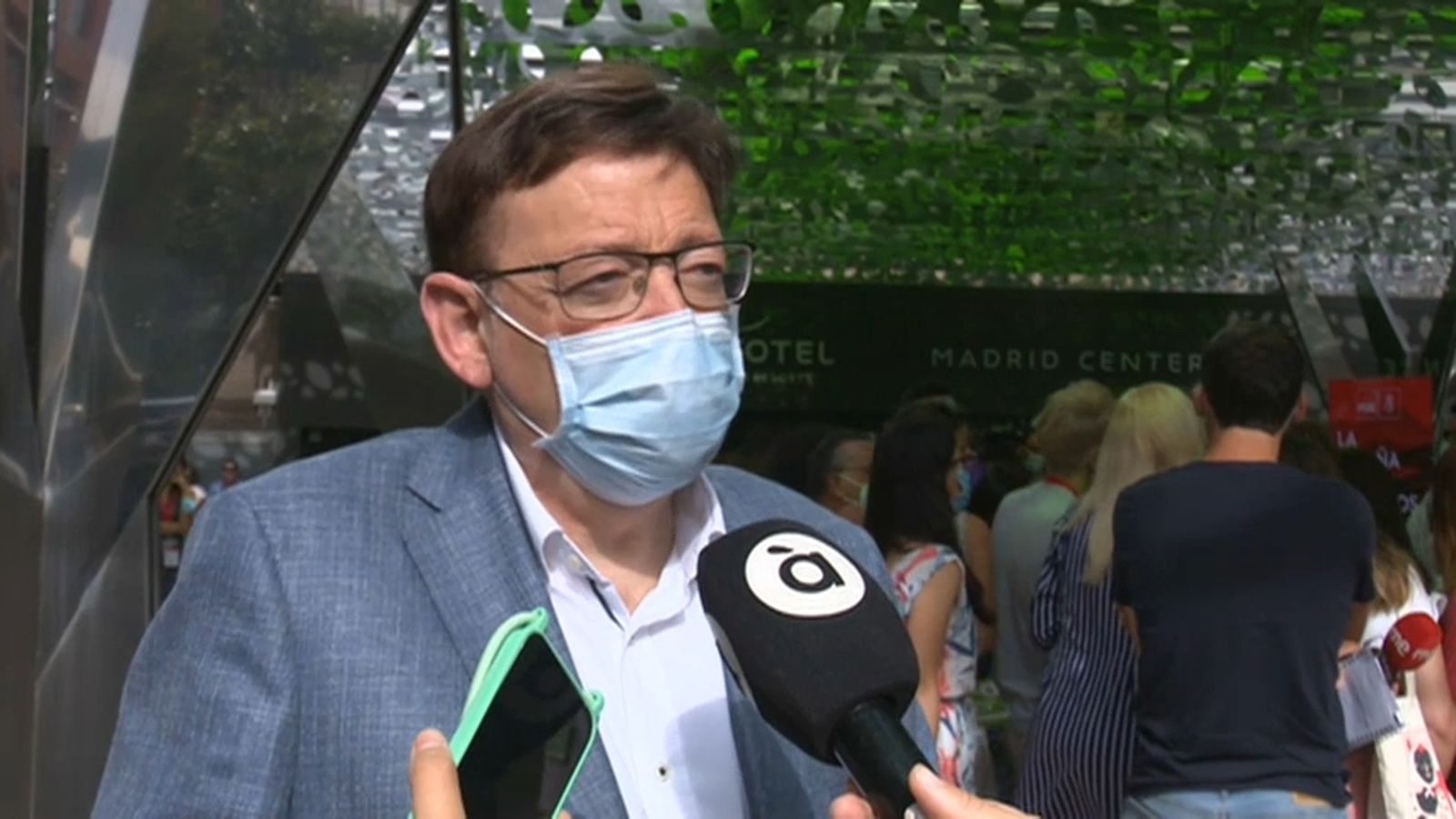 Ximo Puig parla amb À Punt durant el Comité Federal del PSOE