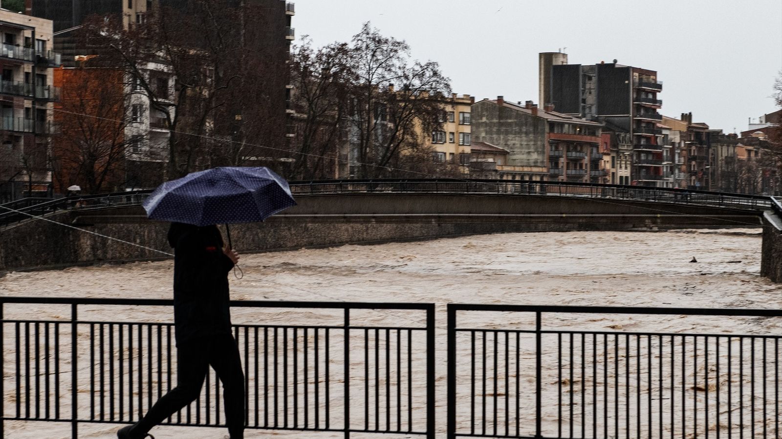 Riu Onyar al seu pas per Girona este dimarts