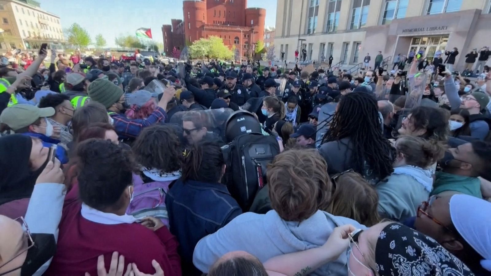Les protestes augmenten als campus univesitaris dels Estats Units