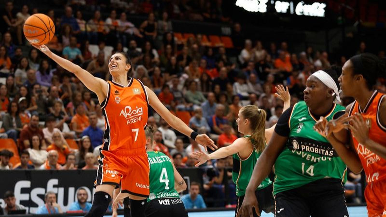 Alba Torrens, en una acció del duel