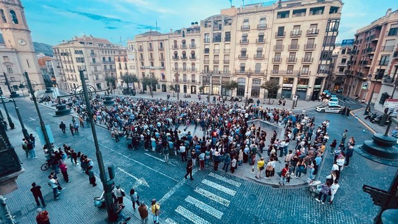 Concentració a Alcoi en protesta per l'assassinat masclista d'una jove de 27 anys el passat cap de setmana