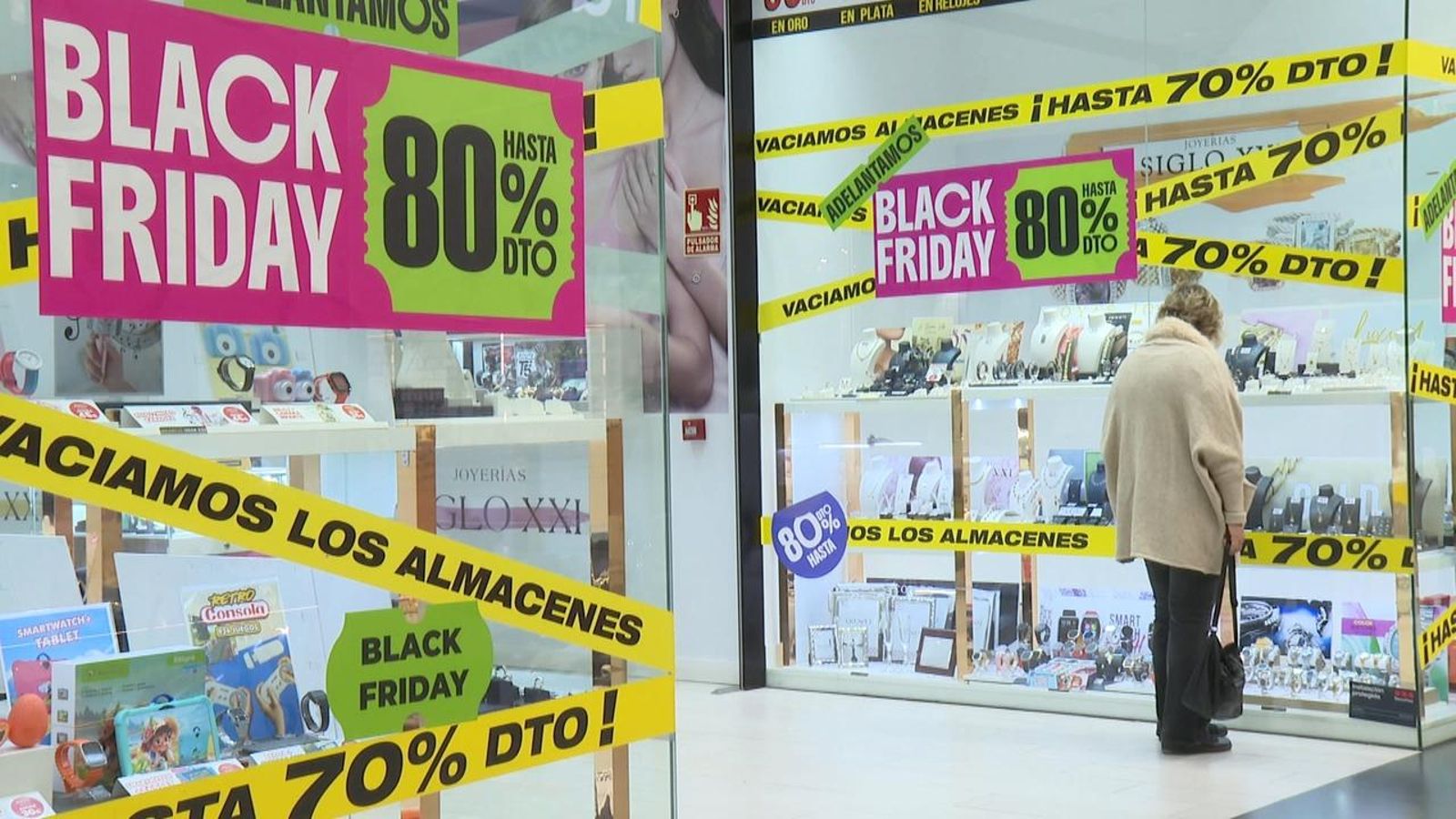 Un aparador ple d'anuncis del Black Friday