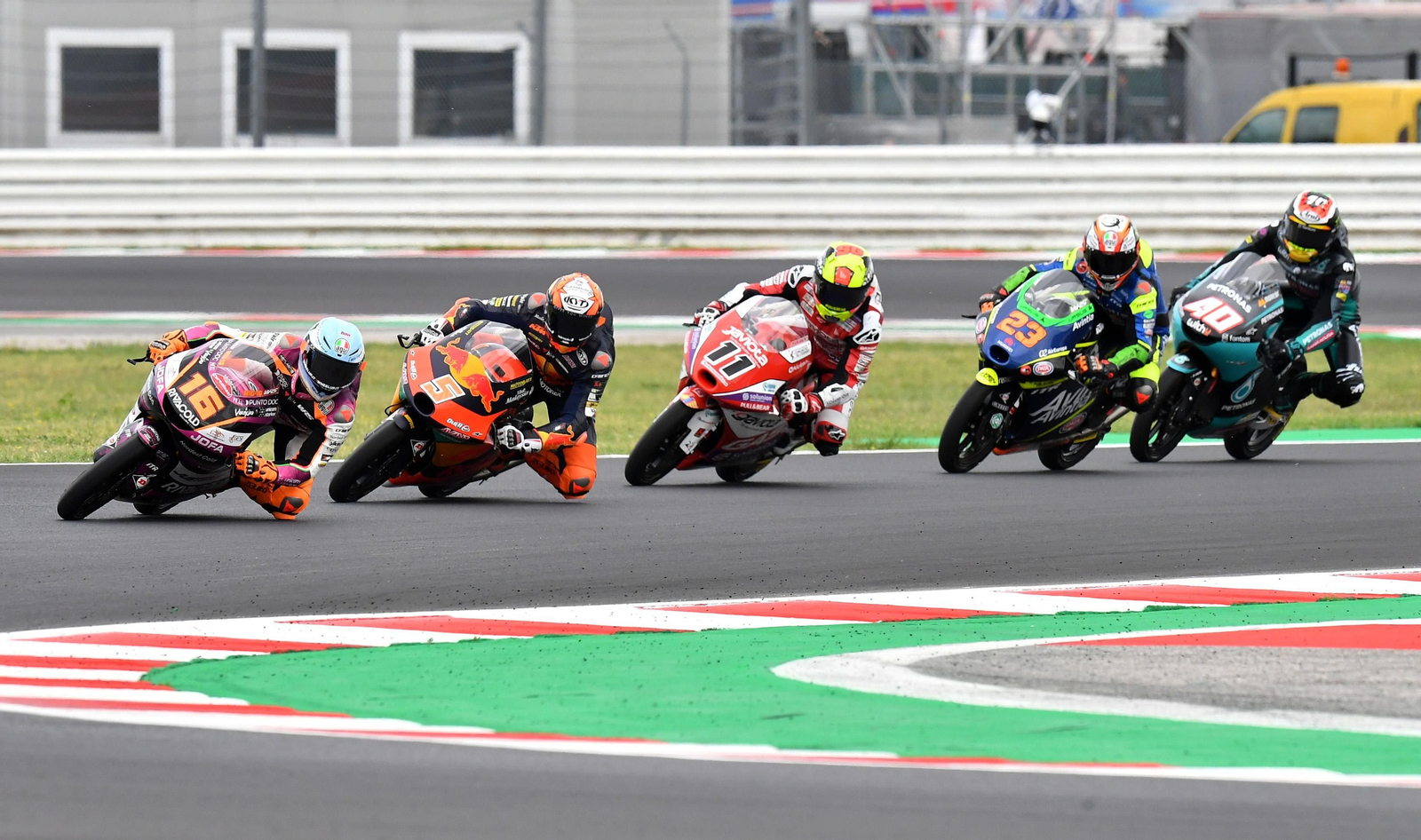 Sergio García, amb el número 11, durant la prova