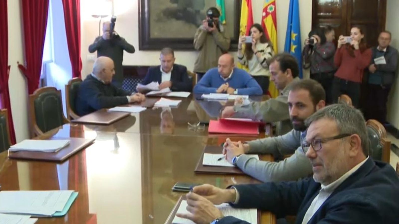 Moment previ a la celebració de la Comissió de Transparència