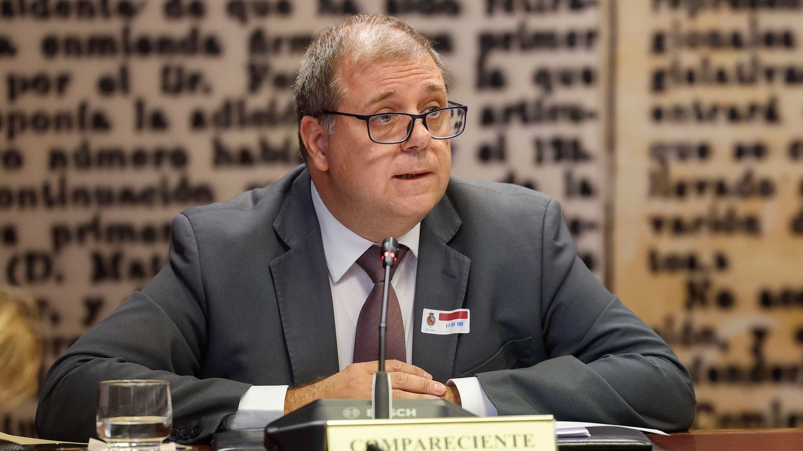 Juan Manuel Serrano durant la seua compareixença en la comissió d'investigació del cas Koldo al Senat