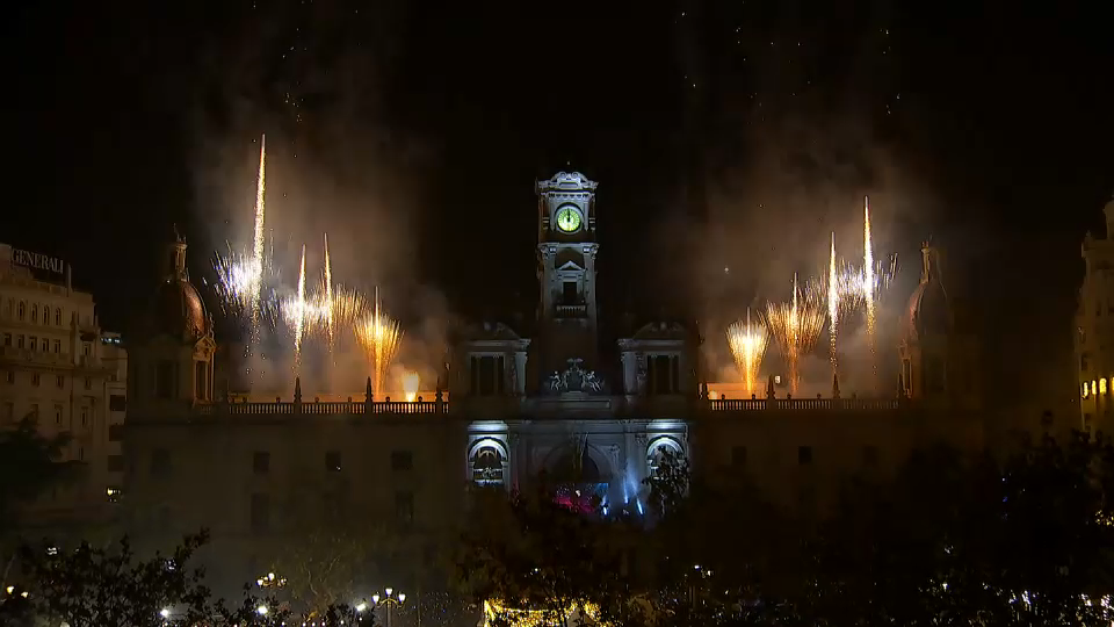 Focs d'artifici a l'Ajuntament de València