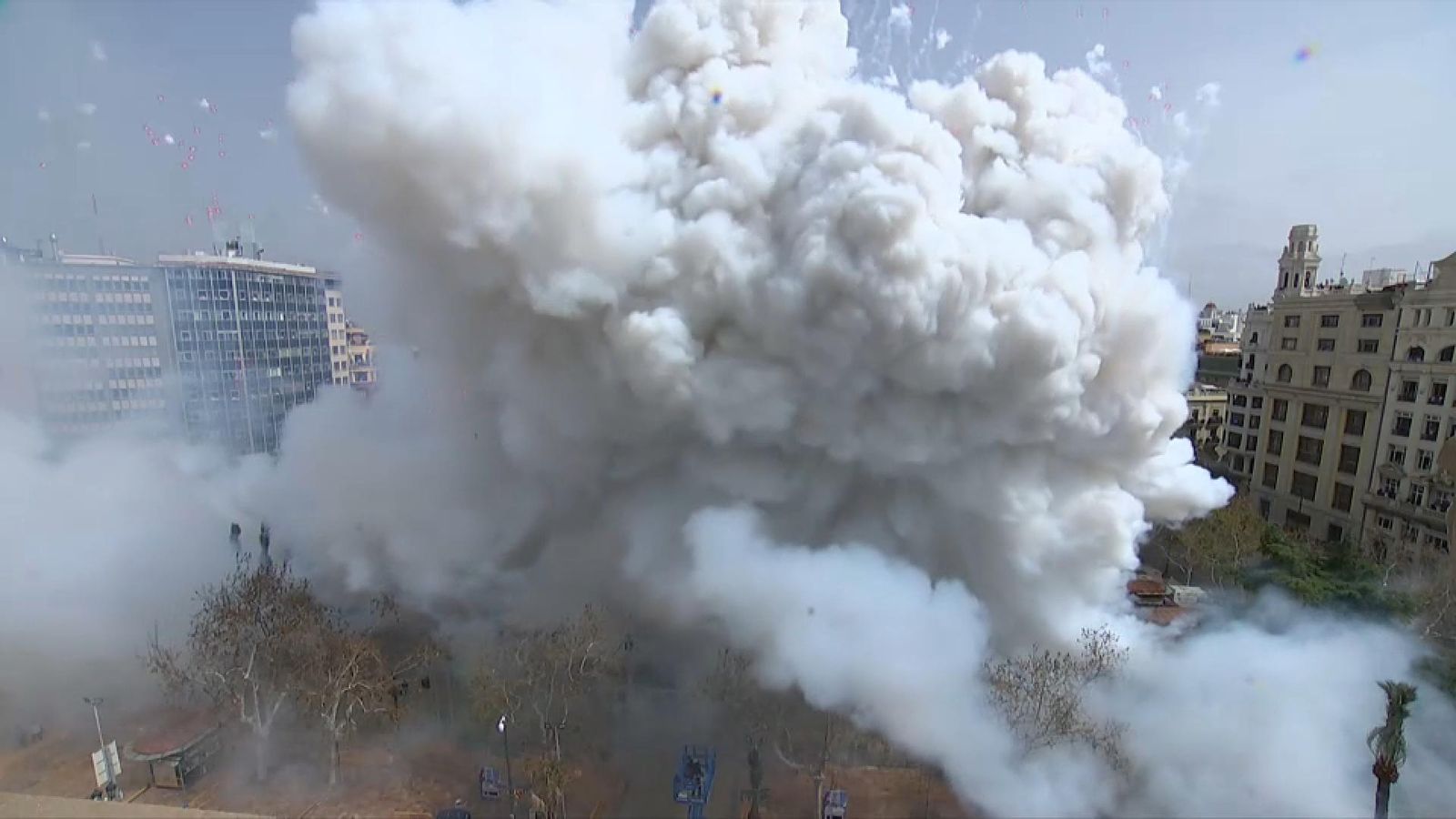 Mascletà disparada per Pirotecnia Mediterráneo el 19 de març de 2024