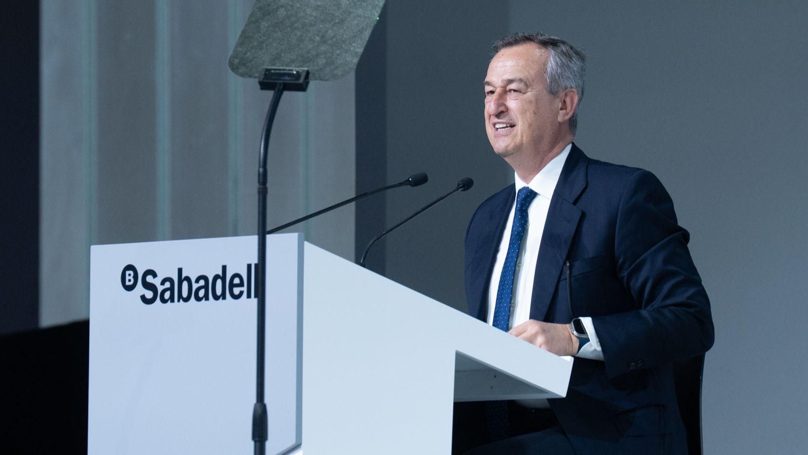 El conseller delegat del Banc Sabadell, César González-Bueno, durant la junta general d'accionistes del Banc Sabadell, el 20 de març del 2025, a Sabadell El consejero delegado de Banco Sabadell, César González-Bueno, durante la junta general de accionistas del Banco Sabadell, a 20 de marzo de 2025, en Sabadell, Barcelona,