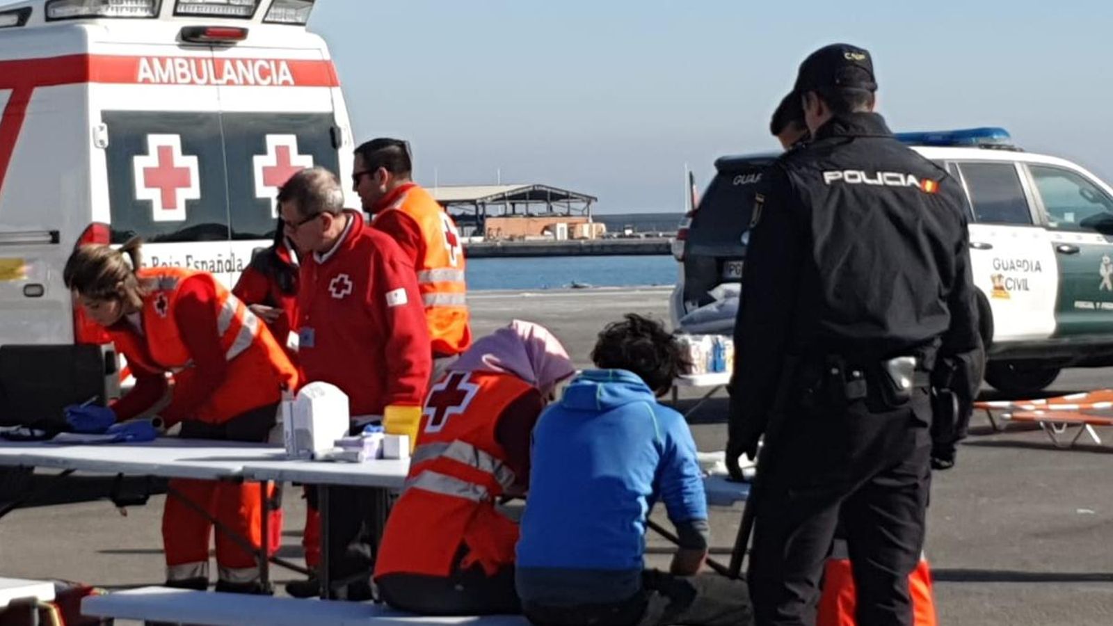 Imatge d'arxiu del dispositiu de Creu Roja per assistir als migrants