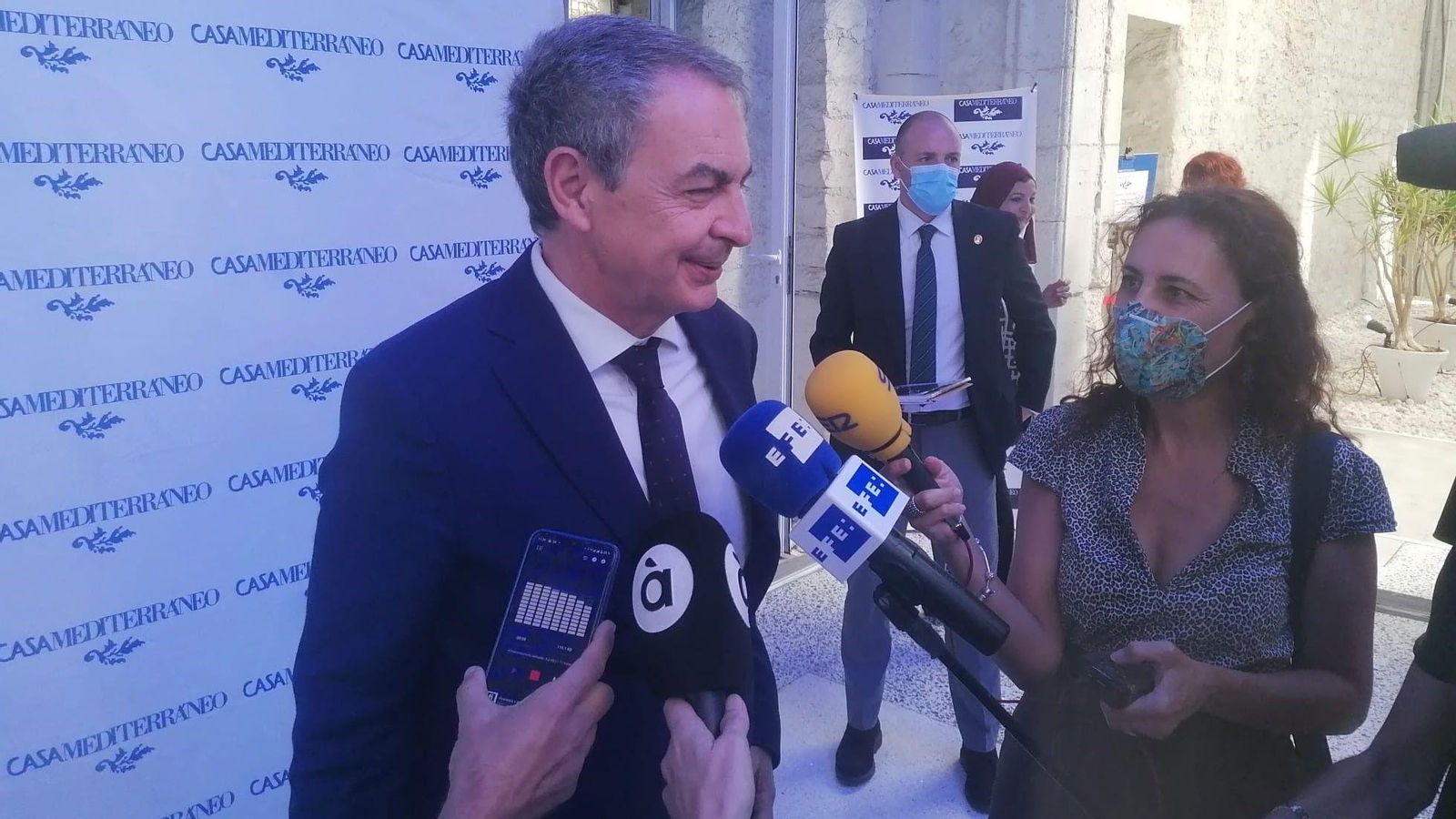 L'expresident del govern Rodríguez Zapatero aquest divendres, en l'arribada en l'acte al que ha assistit en Casa Mediterrani a Alacant