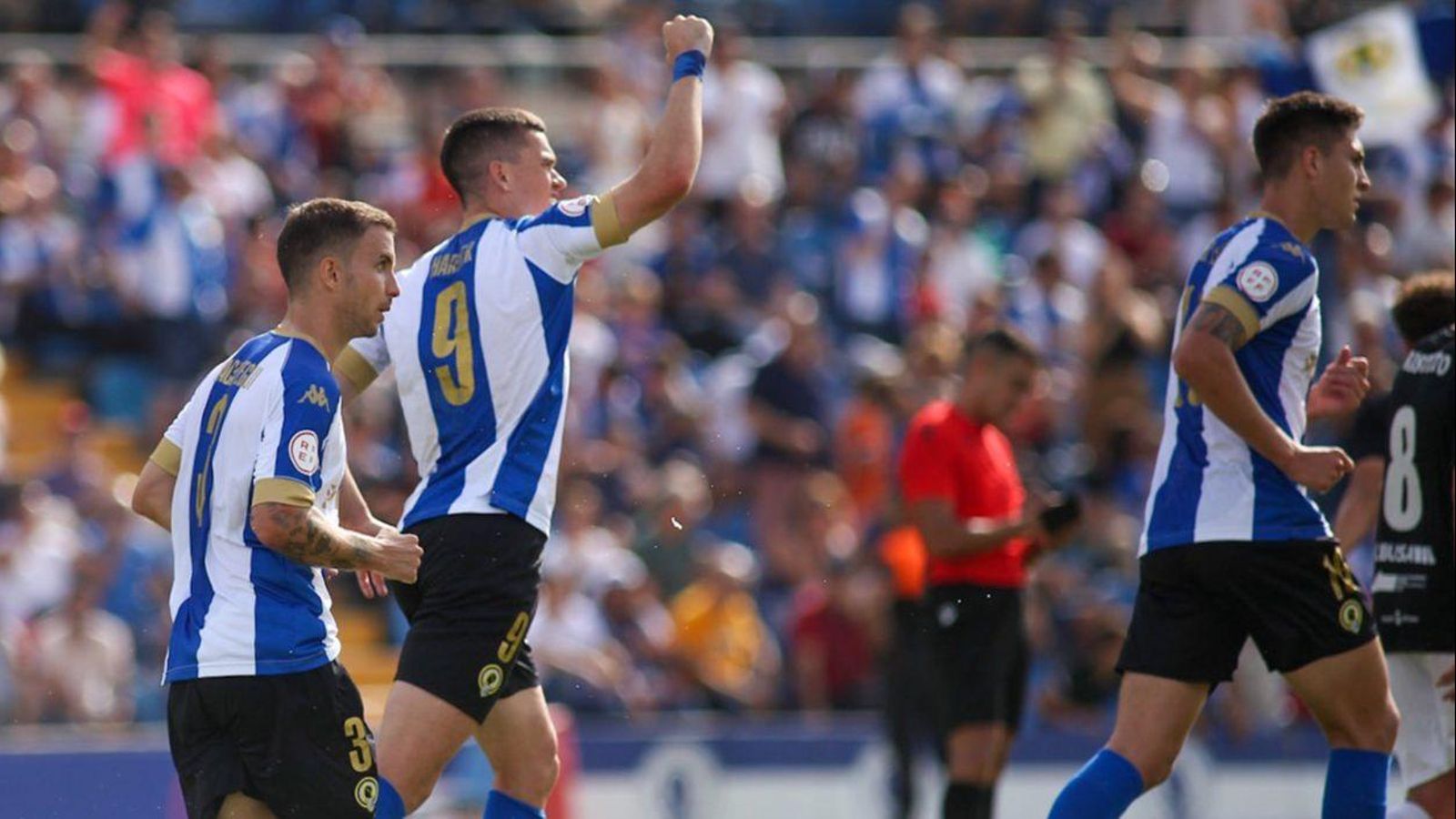 Harper celebra el primer gol