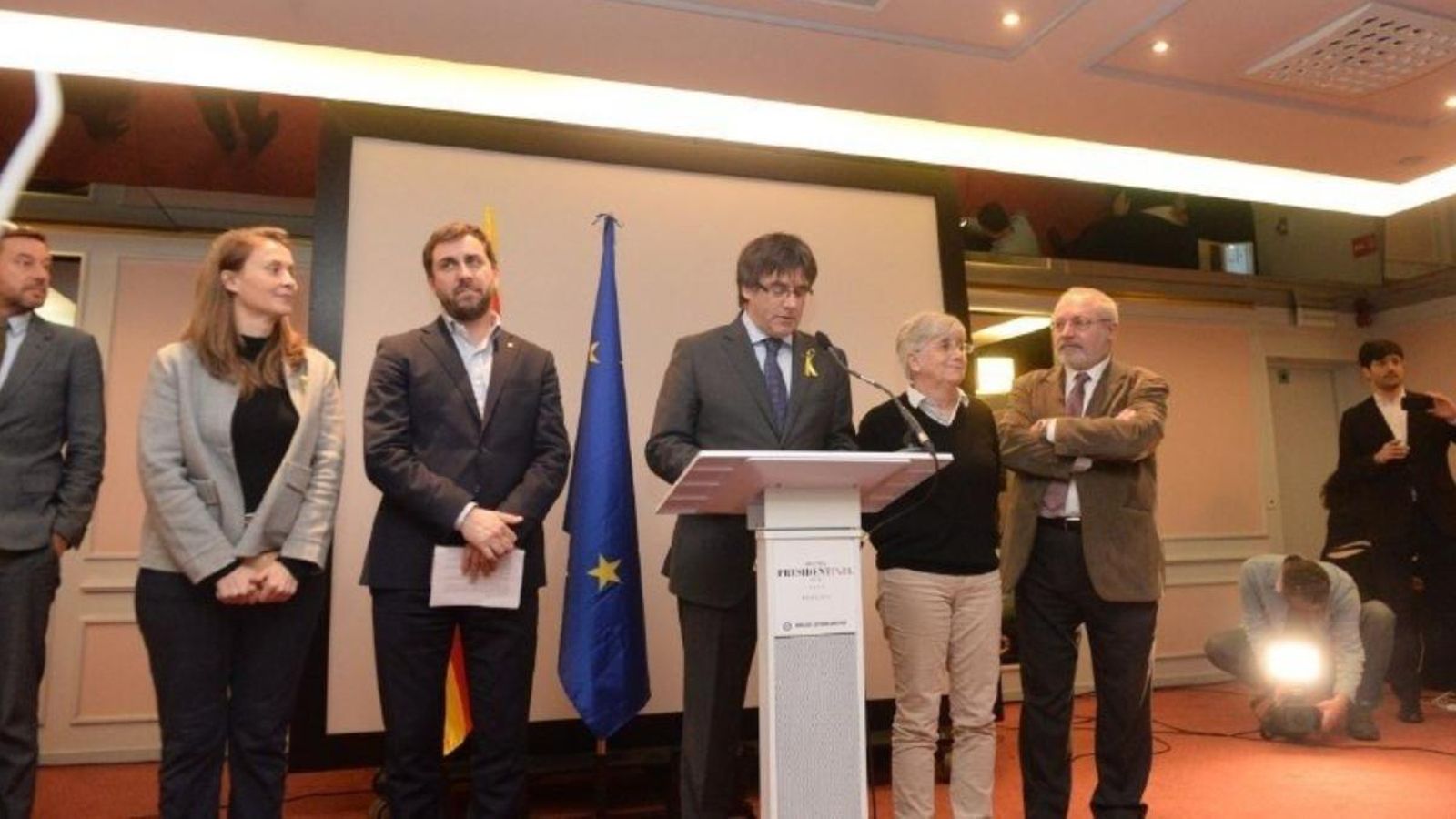 Imatge d’arxiu de Meritxell Serret, Toni Comín, Carles Puigdemont, Clara Ponsatí i Lluís Puig