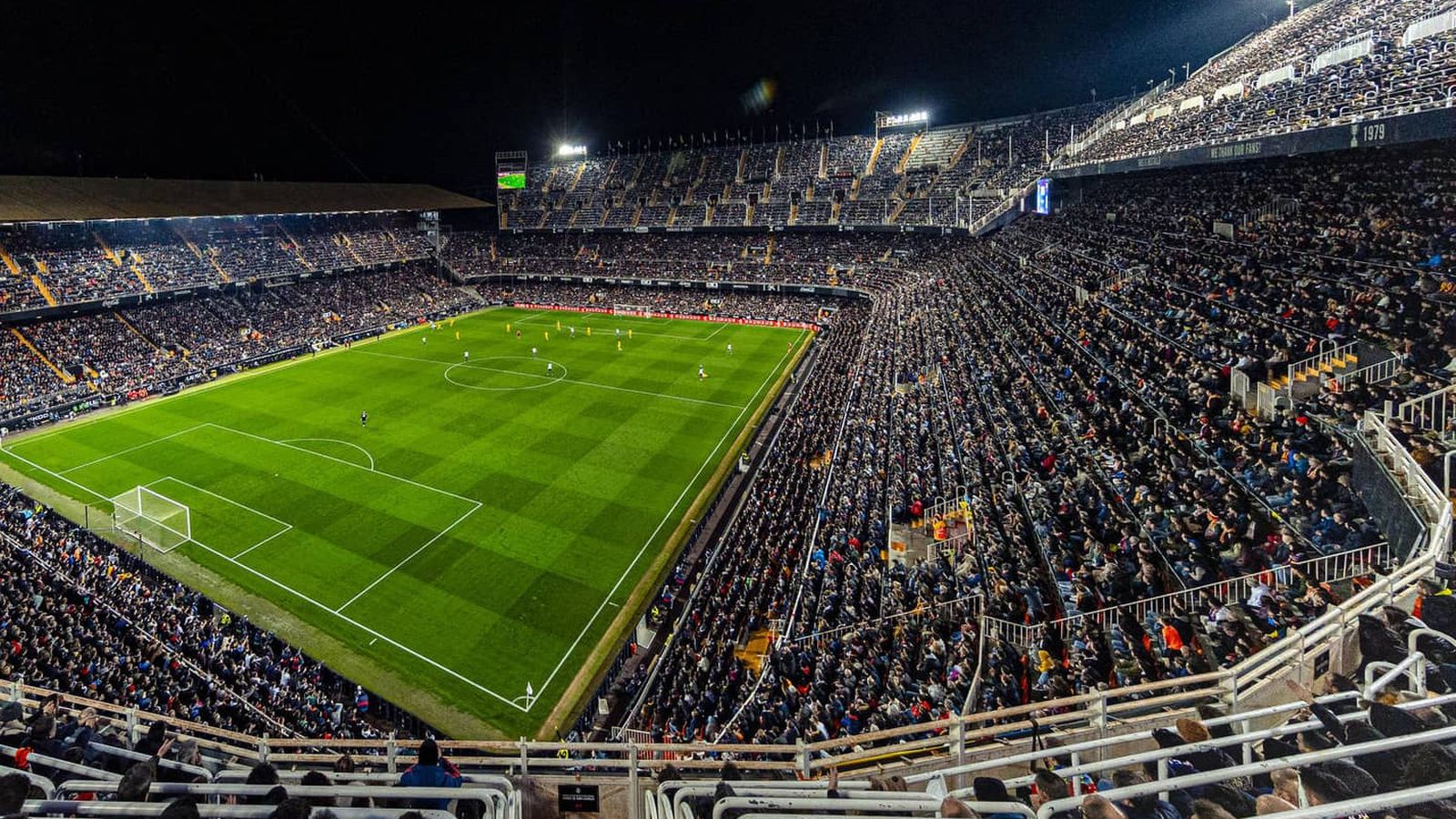 Mestalla ha penjat el cartell de "no hi ha entrades"