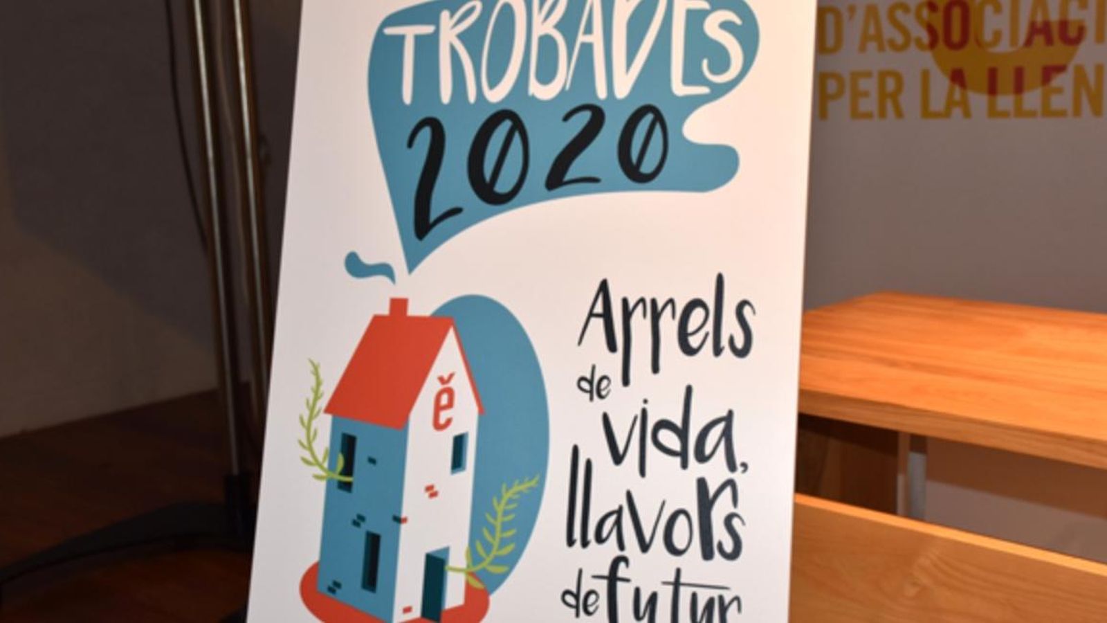 El cartell guanyador és obra de les estudiants Ana Almeria Vilaplana i Andreu Martínez Alborch