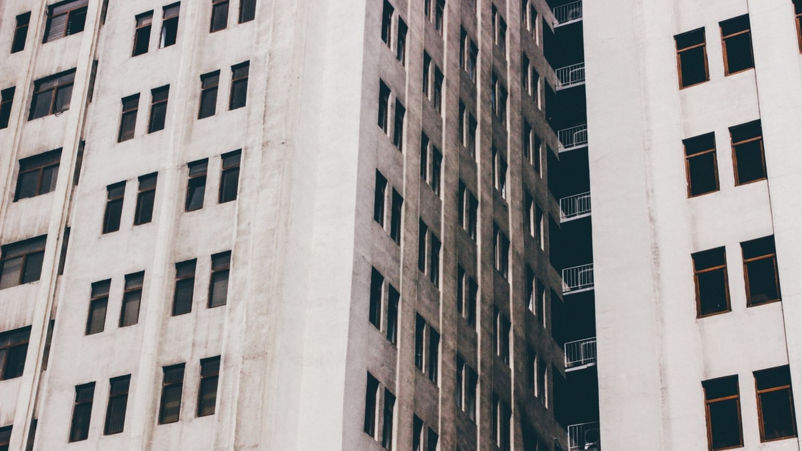 Per cada 100.000 habitants, a la Comunitat Valenciana es van registrar 178 compravendes d'habitatges, 57 més que en la resta de l'estat