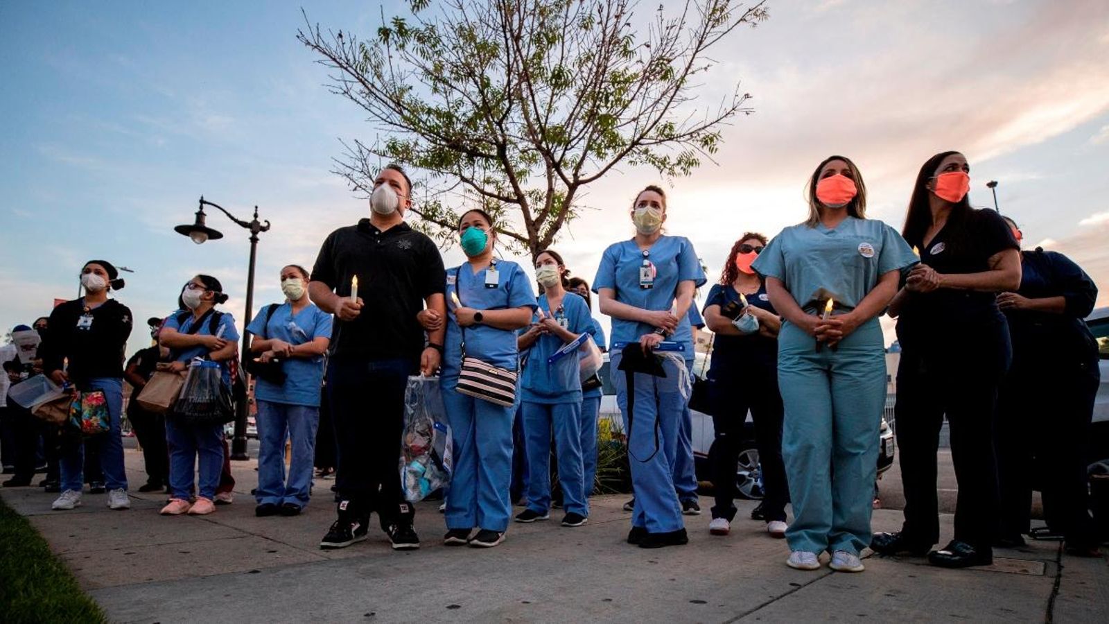 Memorial per a un treballadors sanitari de Los Angeles mort amb Covid-19 aquest dimecres