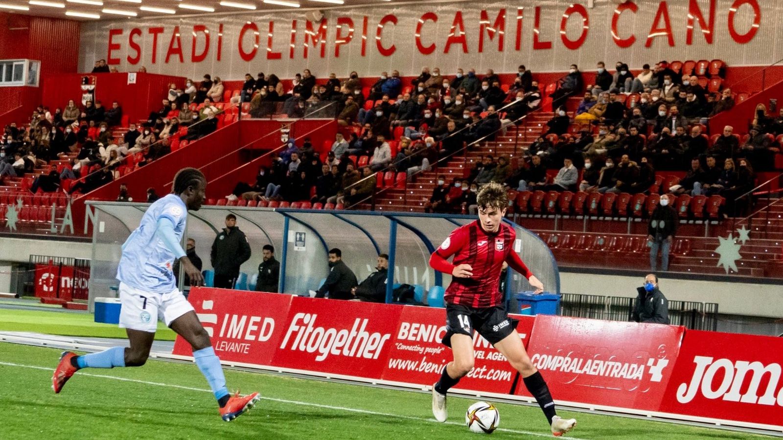Rubén, en una acció del partit