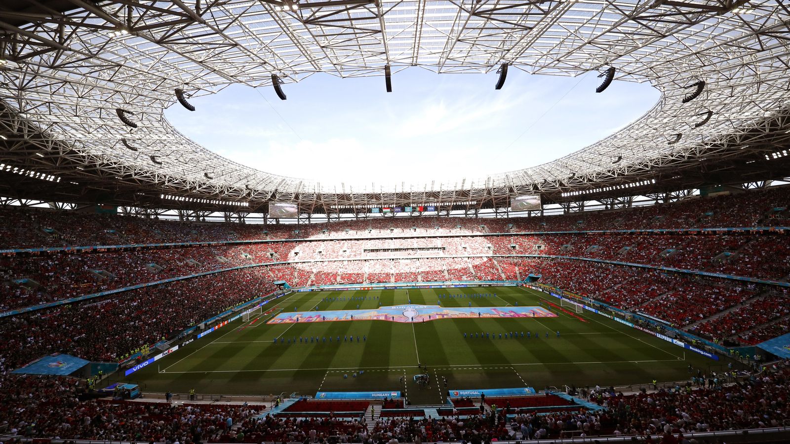 El Puskas Arena completament ple per presenciar el partit entre Hongria i Portugal