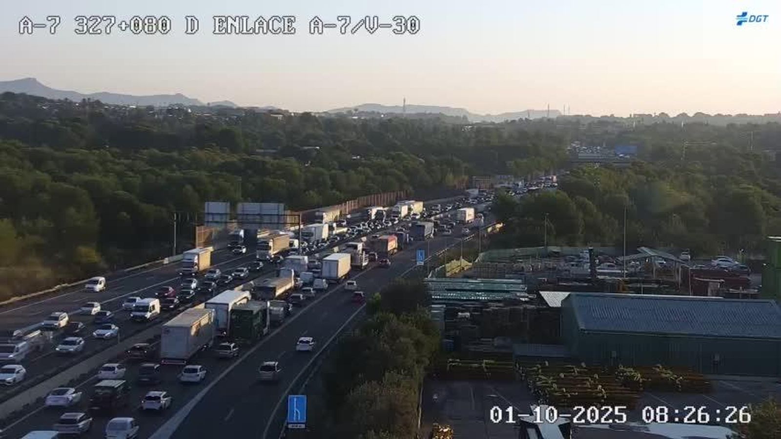 L'A-7, congestionada este dimecres en l'enllaç a la V-30