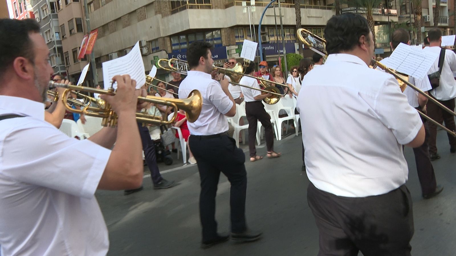 Entrada de bandes celebrada este dissabte