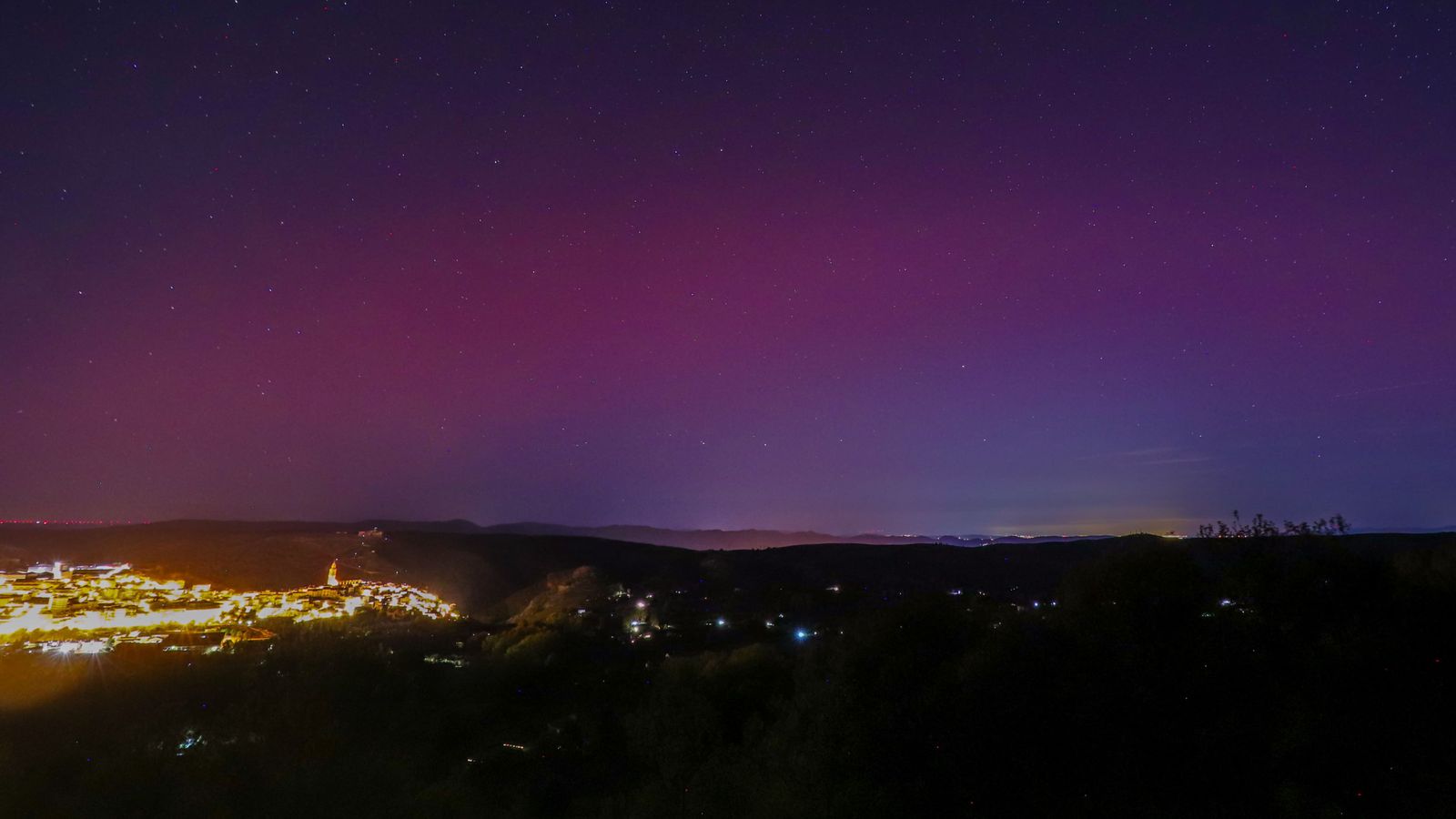 Vista de les aurores boreals des de Bocairent