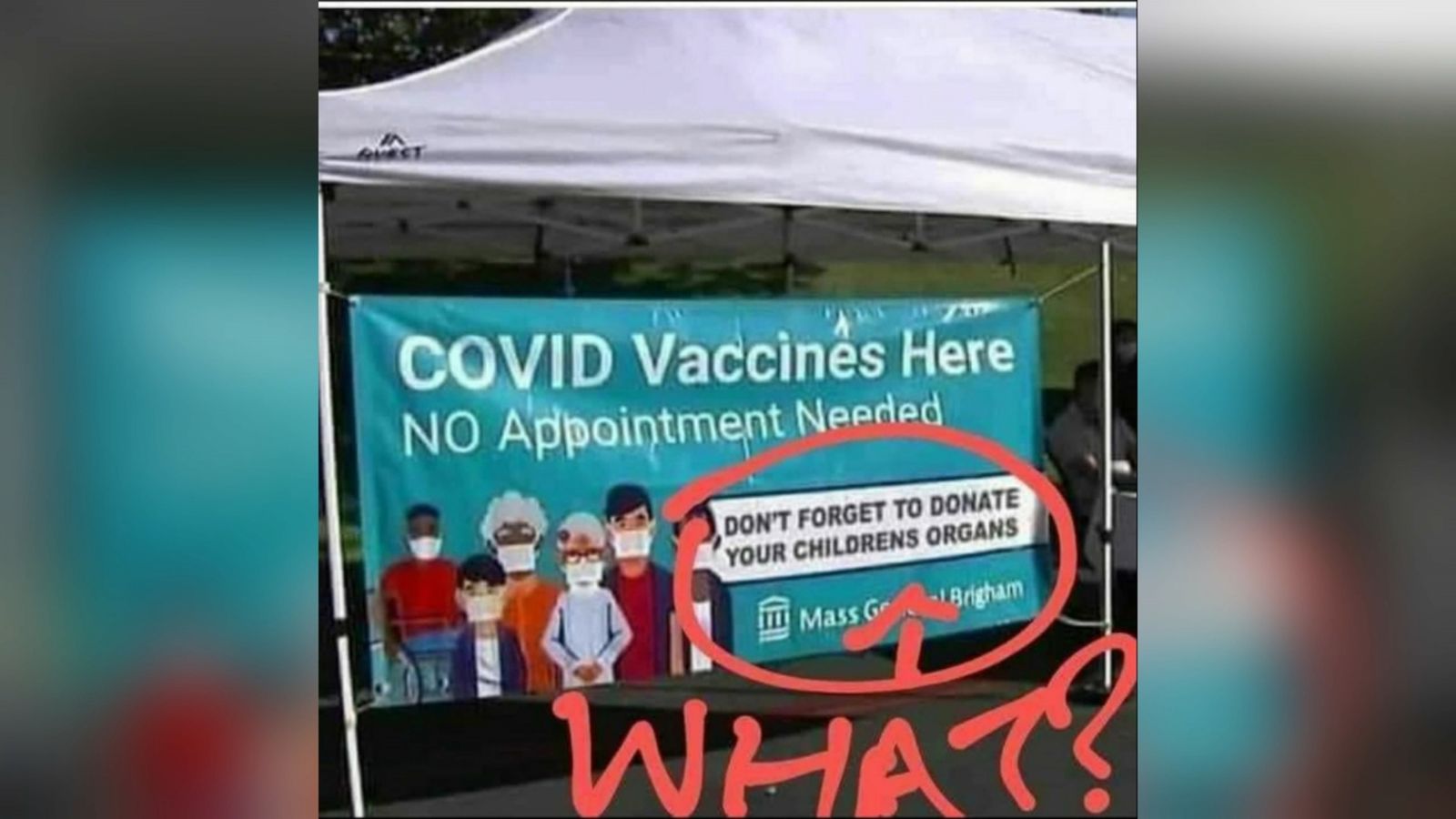 Imatge manipulada d'un cartell que anuncia un punt de vacunació