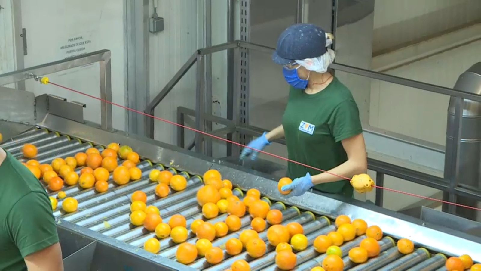 El govern espanyol rectifica i no apujarà l'IVA del suc de taronja