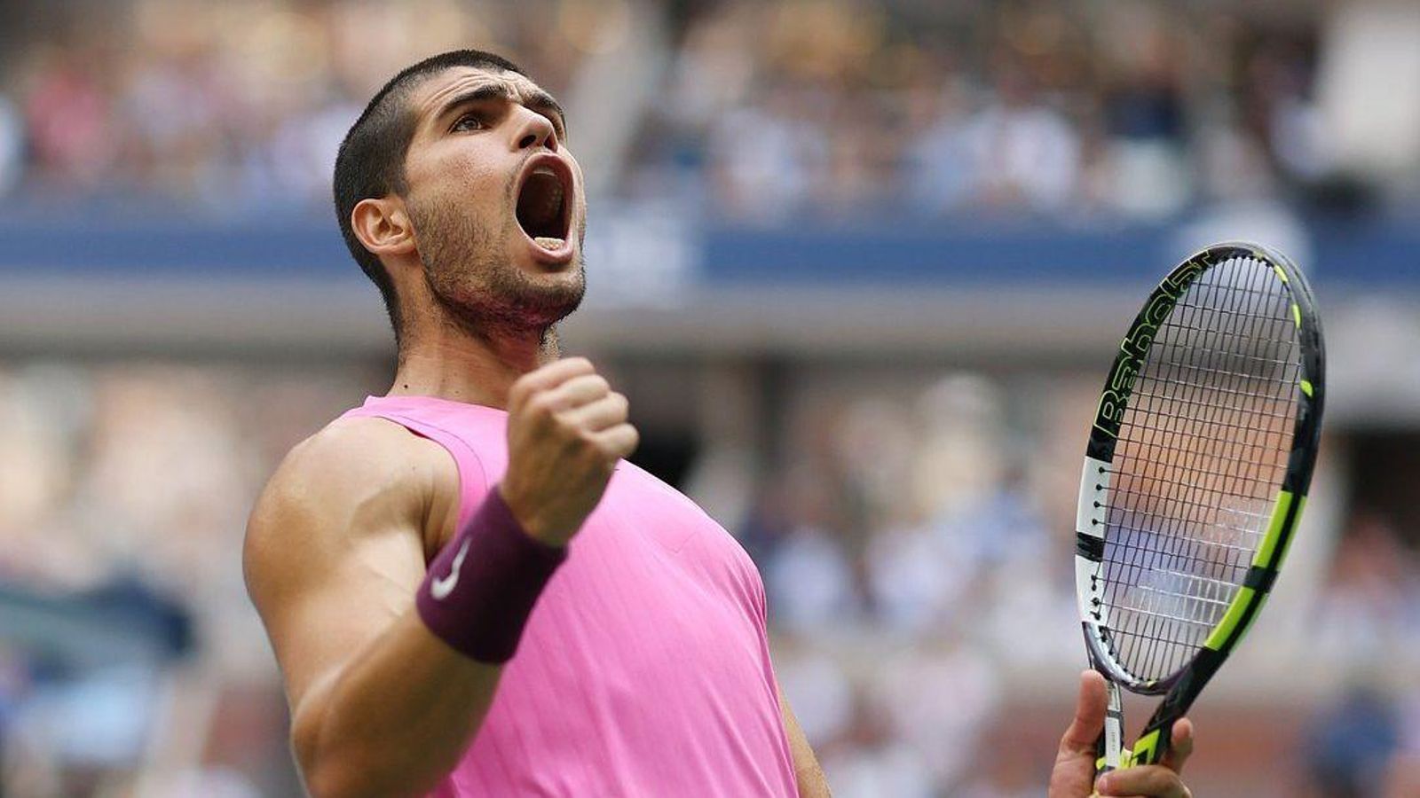 Carlos Alcaraz en el seu partit contra Djokovic